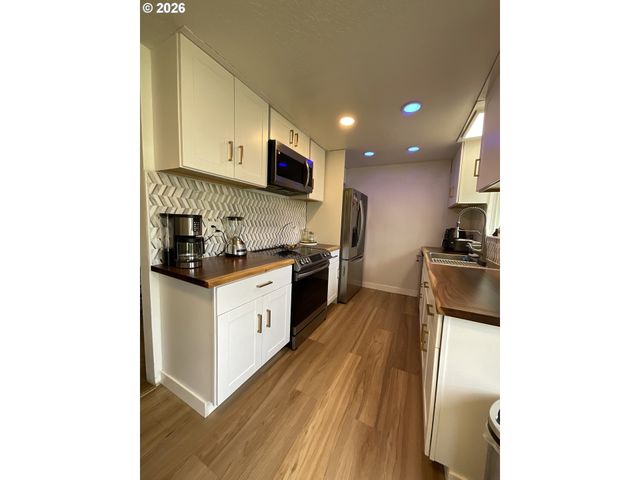 19305 Sw YORK St, Beaverton, OR 97003