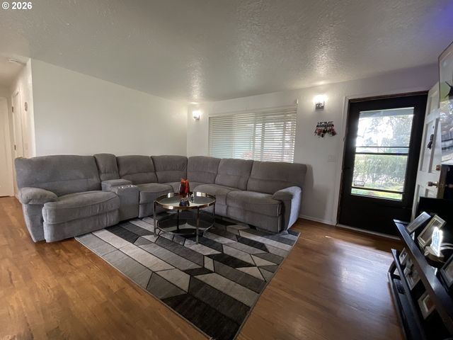 19305 Sw YORK St, Beaverton, OR 97003