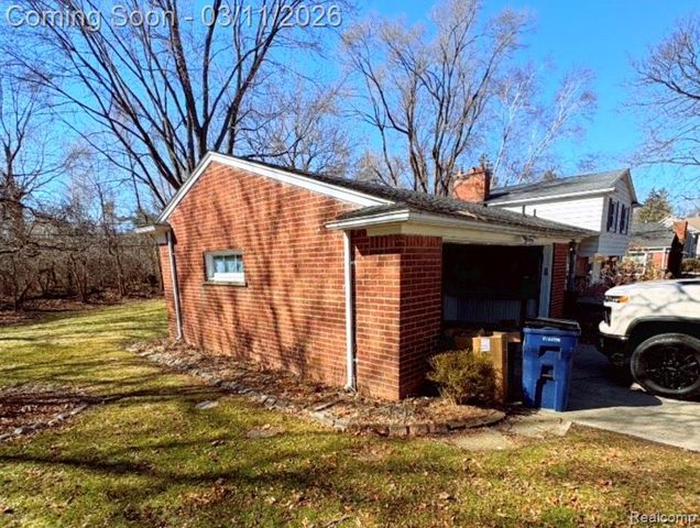 2740 Alveston Drive, Bloomfield Hills, MI 48304