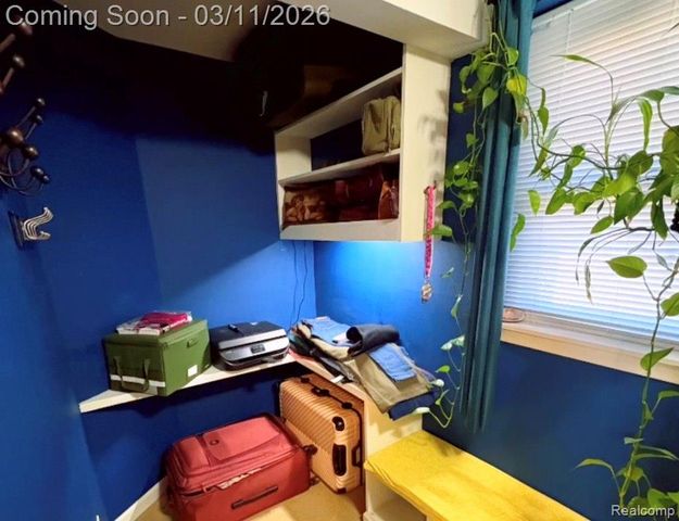 2740 Alveston Drive, Bloomfield Hills, MI 48304