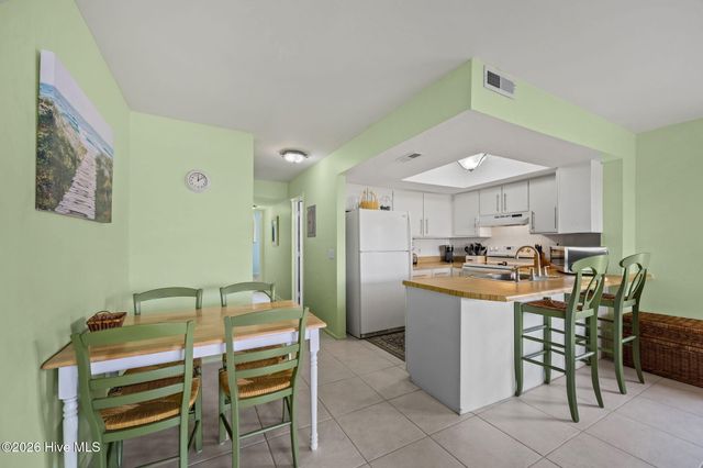 918 N New River Drive 314, Surf City, NC 28445