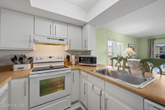 918 N New River Drive 314, Surf City, NC 28445