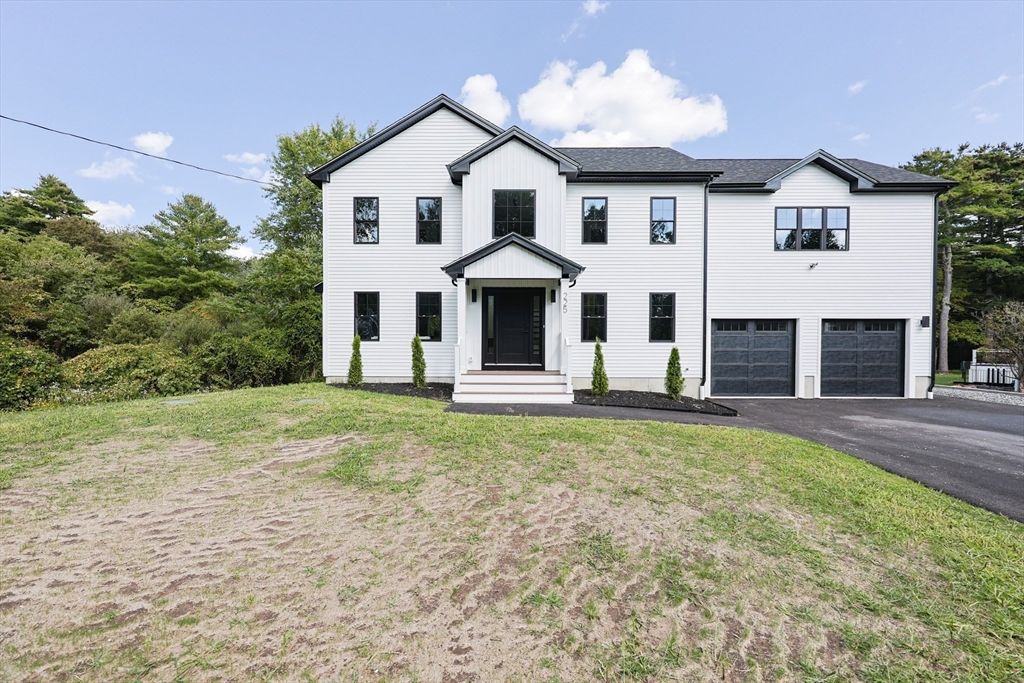 225 Mattapoisett Rd, Acushnet, MA 02743