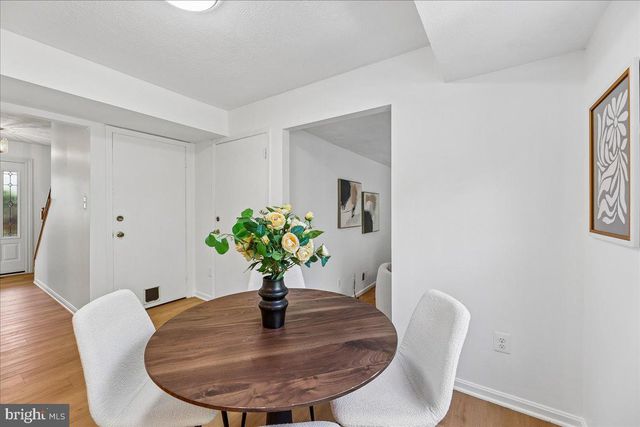 8746 COUNTRY LN, Manassas, VA 20110