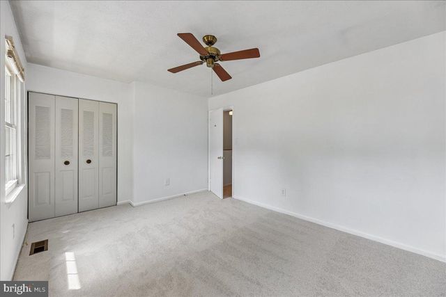 8746 COUNTRY LN, Manassas, VA 20110