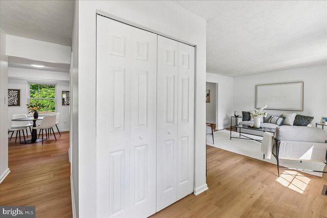 8746 COUNTRY LN, Manassas, VA 20110