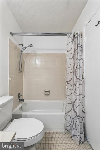 8746 COUNTRY LN, Manassas, VA 20110