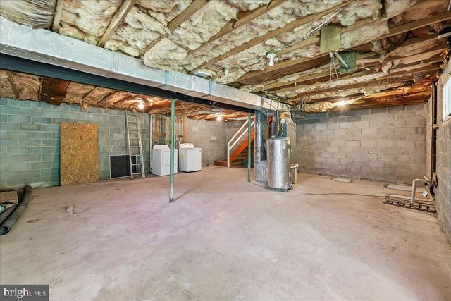8746 COUNTRY LN, Manassas, VA 20110