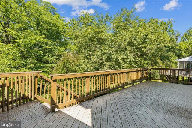 8746 COUNTRY LN, Manassas, VA 20110