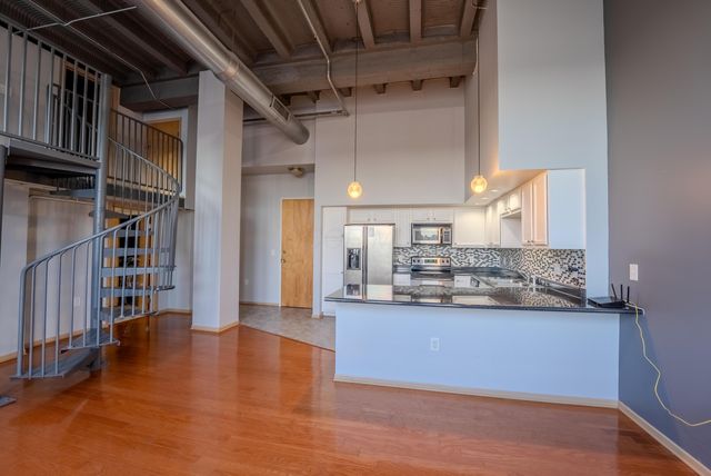 110 N 3rd Street, 606, Columbus, OH 43215