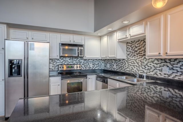 110 N 3rd Street, 606, Columbus, OH 43215