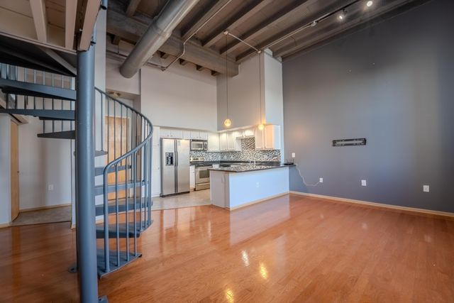 110 N 3rd Street, 606, Columbus, OH 43215