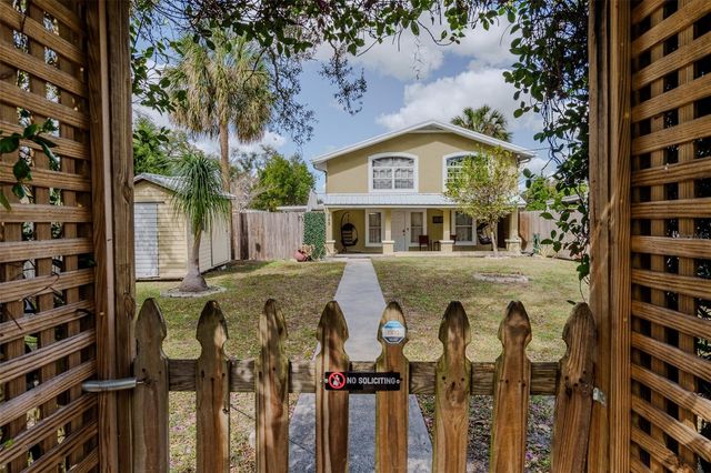 203 W CREST AVENUE, Tampa, FL 33603