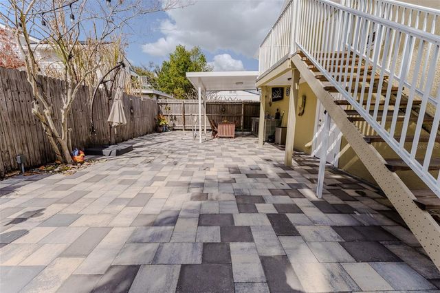 203 W CREST AVENUE, Tampa, FL 33603