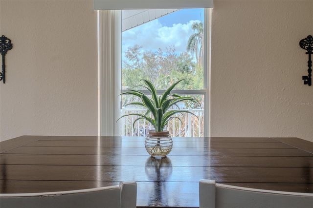 203 W CREST AVENUE, Tampa, FL 33603