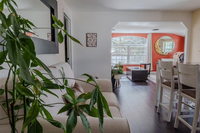 203 W CREST AVENUE, Tampa, FL 33603