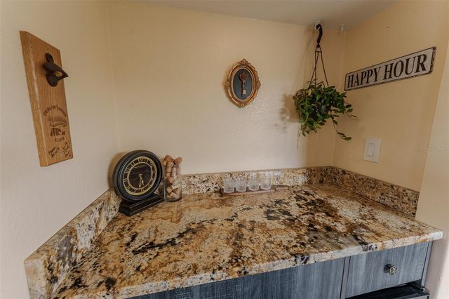 203 W CREST AVENUE, Tampa, FL 33603