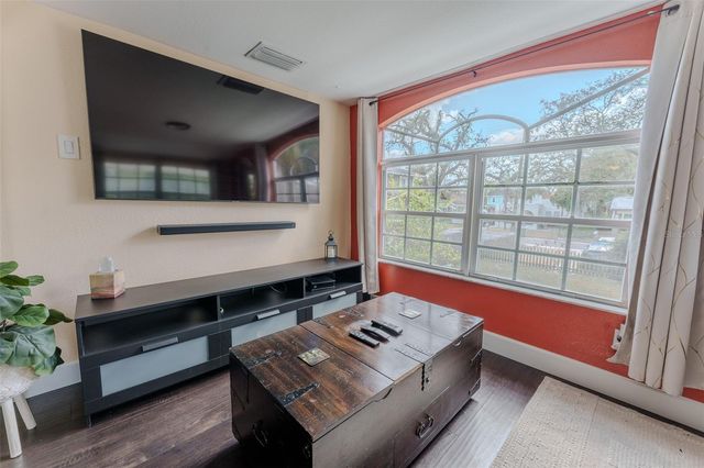 203 W CREST AVENUE, Tampa, FL 33603