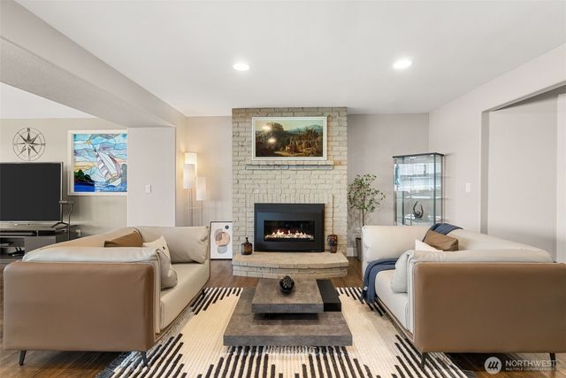 3810 Forest Beach Drive NW, Gig Harbor, WA 98335