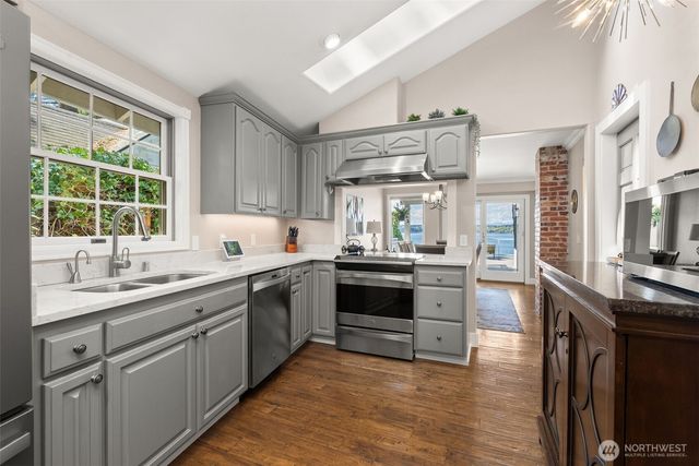 3810 Forest Beach Drive NW, Gig Harbor, WA 98335