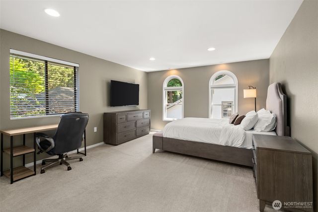 3810 Forest Beach Drive NW, Gig Harbor, WA 98335