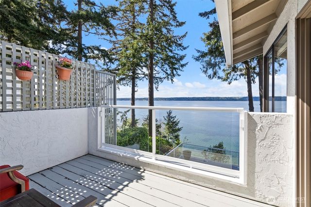 3810 Forest Beach Drive NW, Gig Harbor, WA 98335