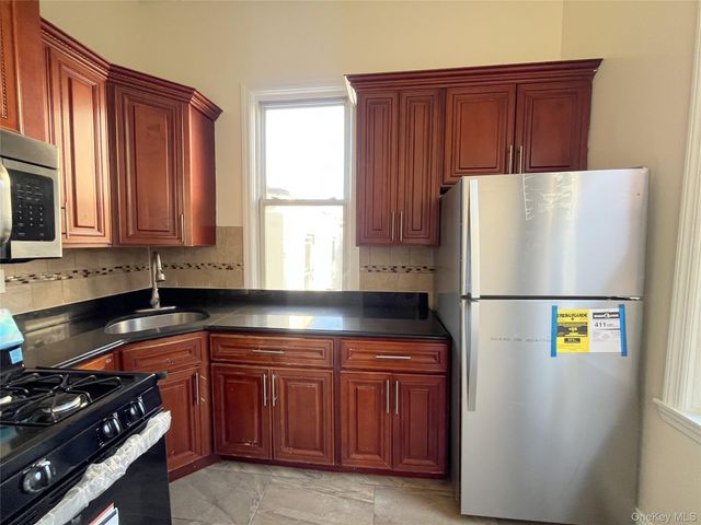 6040 55th Drive, Maspeth, NY 11378