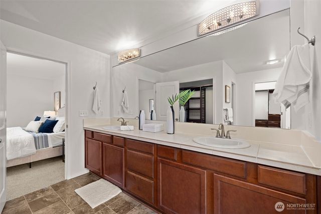 1421 32nd Street NE, Auburn, WA 98002