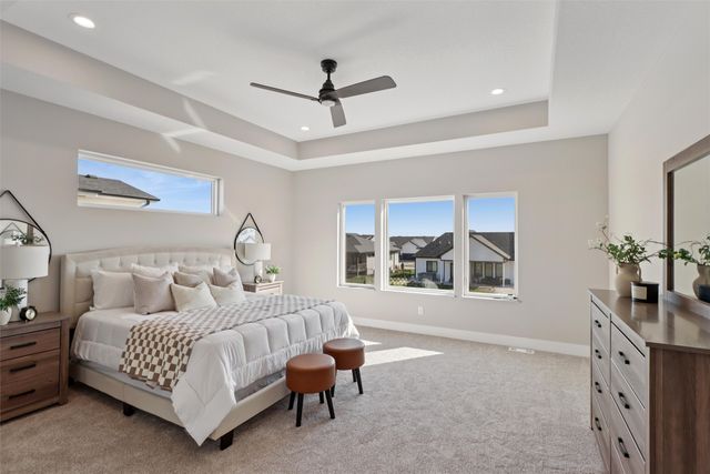 16628 Deerview Drive, Urbandale, IA 50323