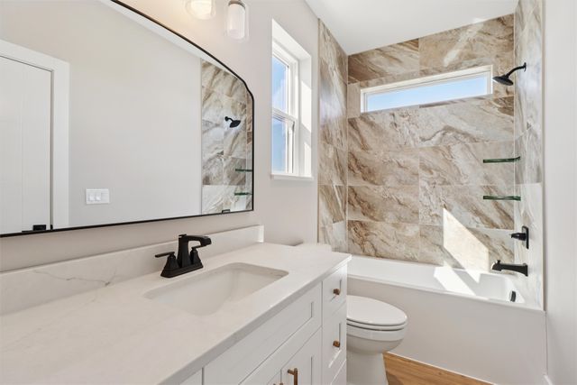 16628 Deerview Drive, Urbandale, IA 50323