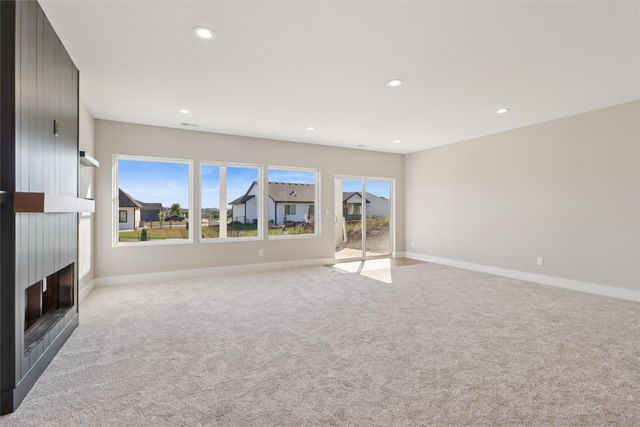 16628 Deerview Drive, Urbandale, IA 50323