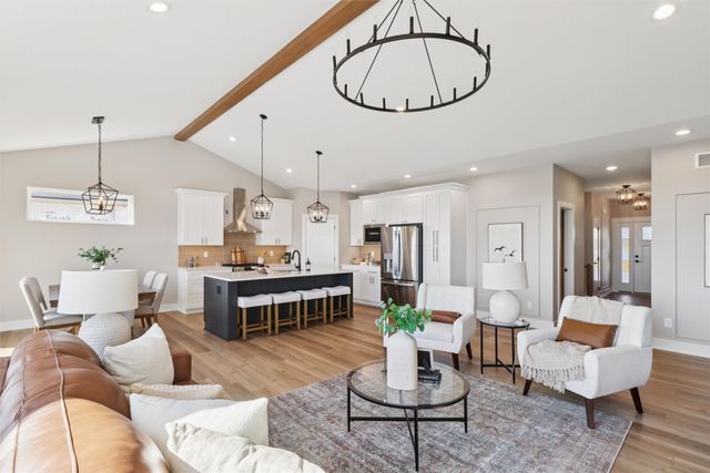 16628 Deerview Drive, Urbandale, IA 50323