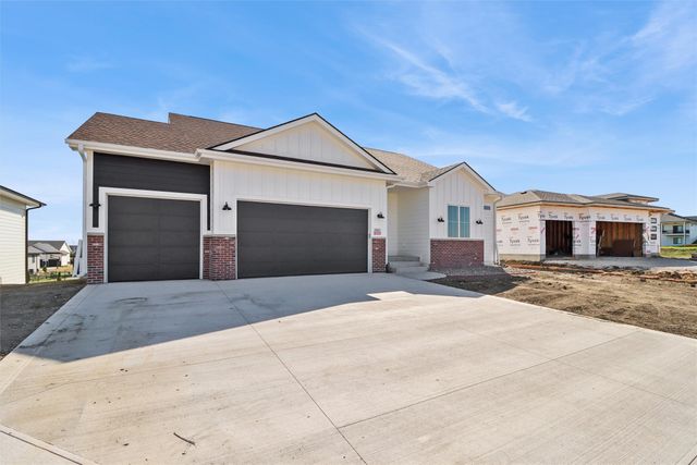 16628 Deerview Drive, Urbandale, IA 50323