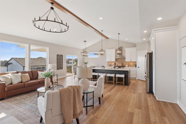 16628 Deerview Drive, Urbandale, IA 50323