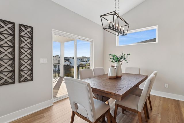 16628 Deerview Drive, Urbandale, IA 50323