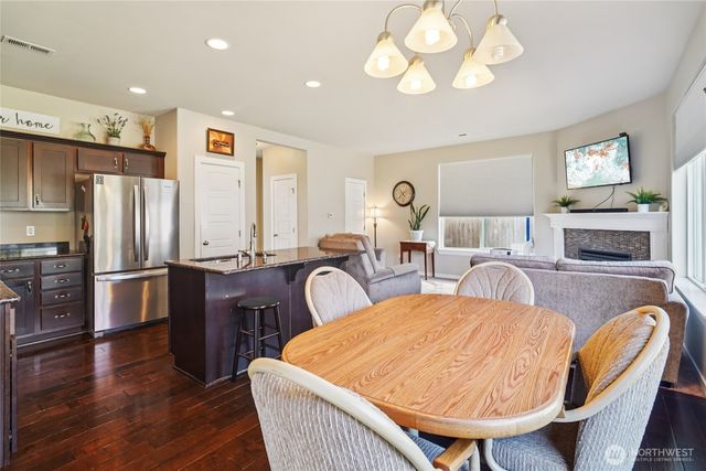 19202 Village Court E, Bonney Lake, WA 98391