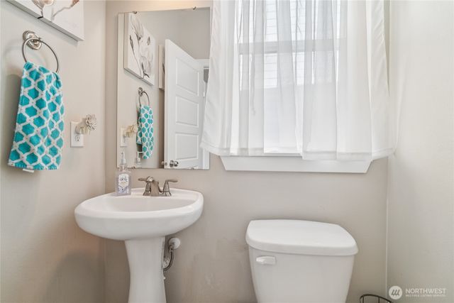 19202 Village Court E, Bonney Lake, WA 98391