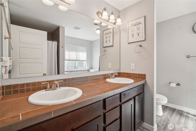 19202 Village Court E, Bonney Lake, WA 98391