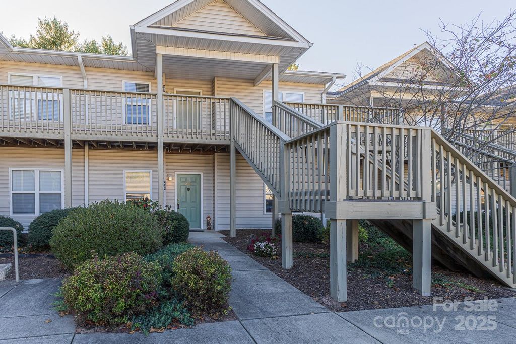204 Carrington Place, Arden, NC 28704