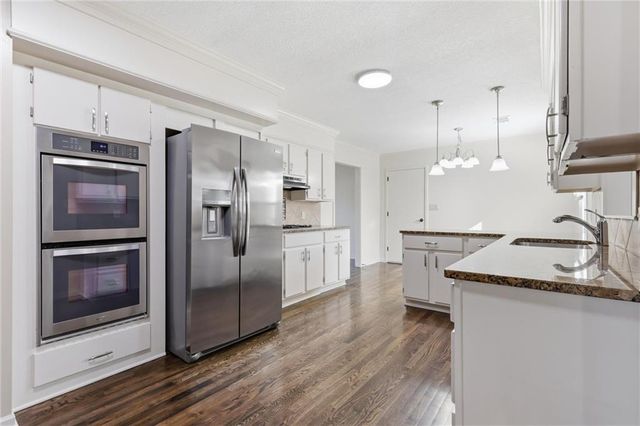 7301 Woodson Street, Overland Park, KS 66204