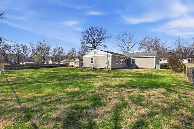 7301 Woodson Street, Overland Park, KS 66204