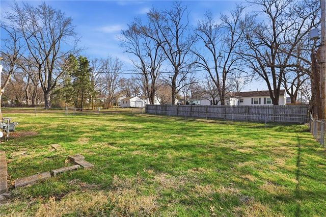 7301 Woodson Street, Overland Park, KS 66204