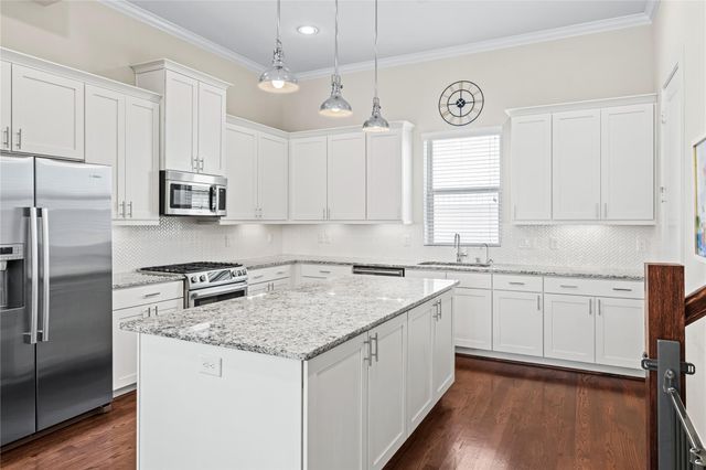 5809 E Post Oak Lane, Houston, TX 77055