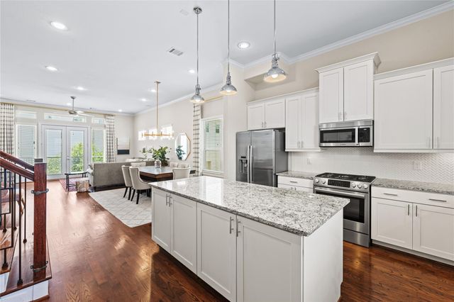 5809 E Post Oak Lane, Houston, TX 77055