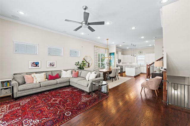 5809 E Post Oak Lane, Houston, TX 77055