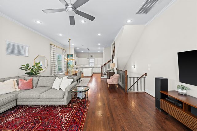 5809 E Post Oak Lane, Houston, TX 77055