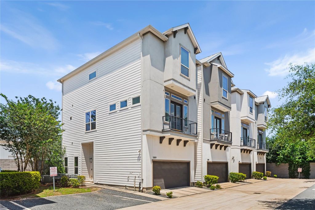 5809 E Post Oak Lane, Houston, TX 77055
