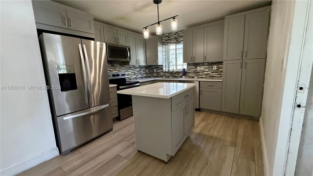 2811 NW 26th Ave 0, Oakland Park, FL 33311