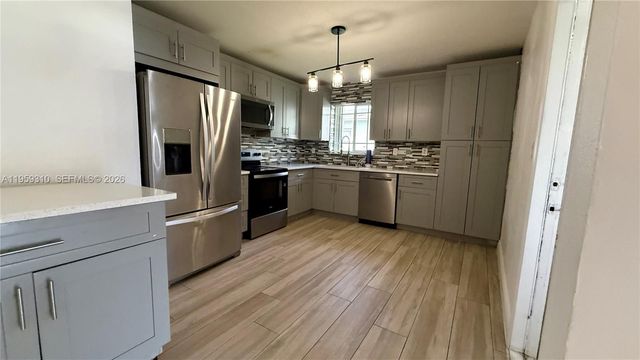 2811 NW 26th Ave 0, Oakland Park, FL 33311