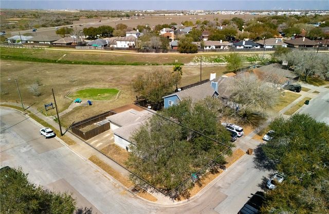 7349 Windy Ridge Dr, Corpus Christi, TX 78413
